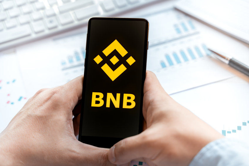 Binance Coin (BNB) holds firm after Trump’s tariffs as VanEck files for BNB ETF