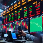 US stocks rebound on Tuesday: Dow up 400 points, Nasdaq surges 1%