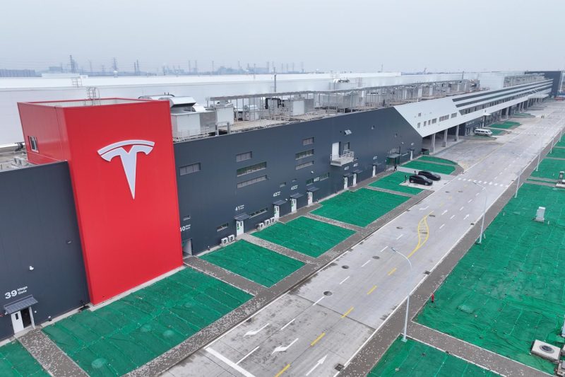 Tesla agrees to first deal to build China’s largest grid-scale battery power plant
